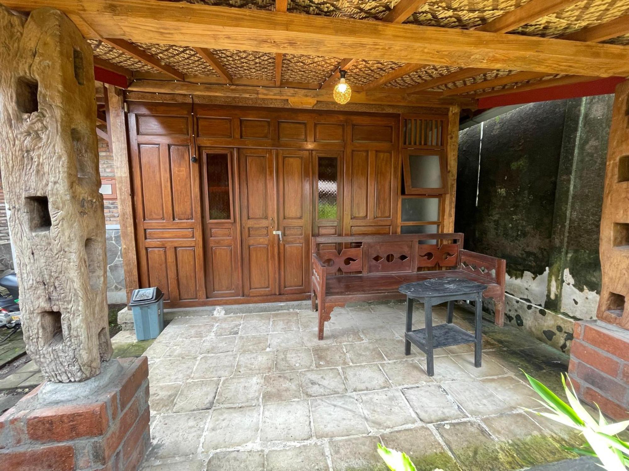 Saka Homestay Boutique & Cafe Magelang Zewnętrze zdjęcie