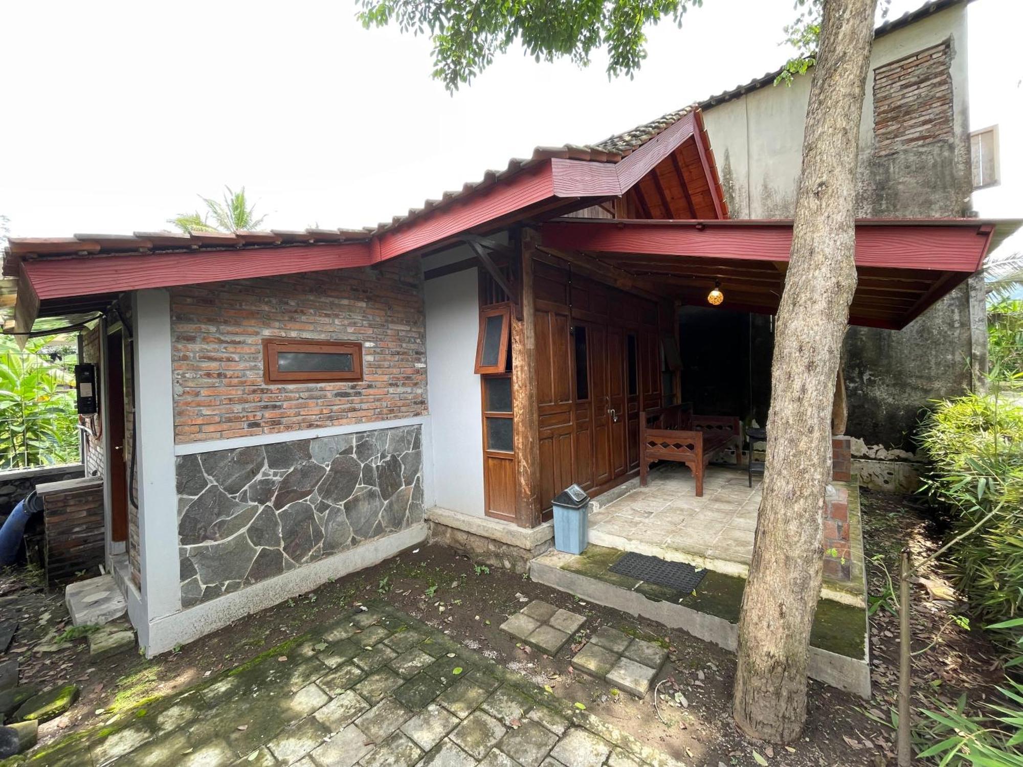 Saka Homestay Boutique & Cafe Magelang Zewnętrze zdjęcie