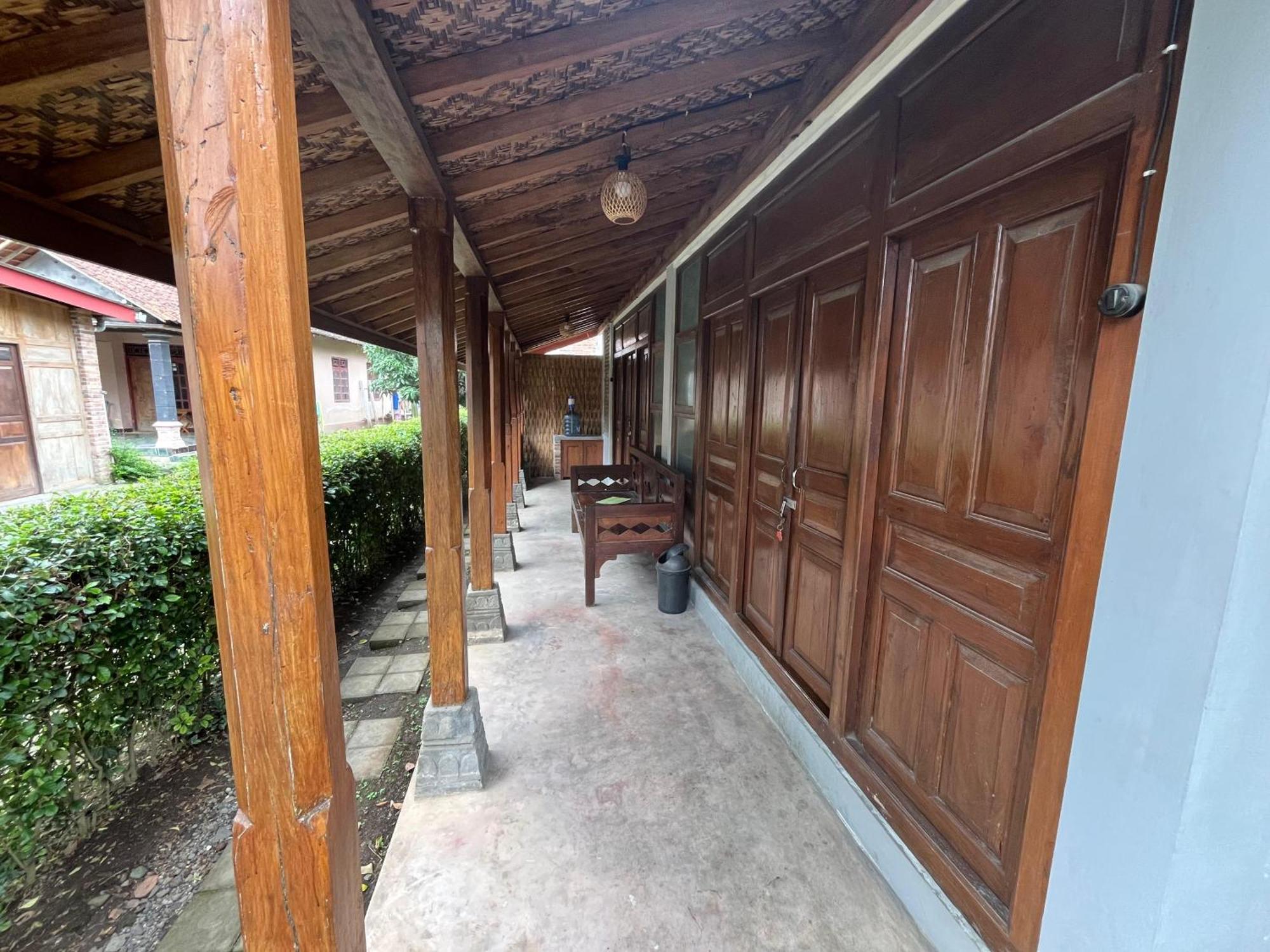 Saka Homestay Boutique & Cafe Magelang Zewnętrze zdjęcie