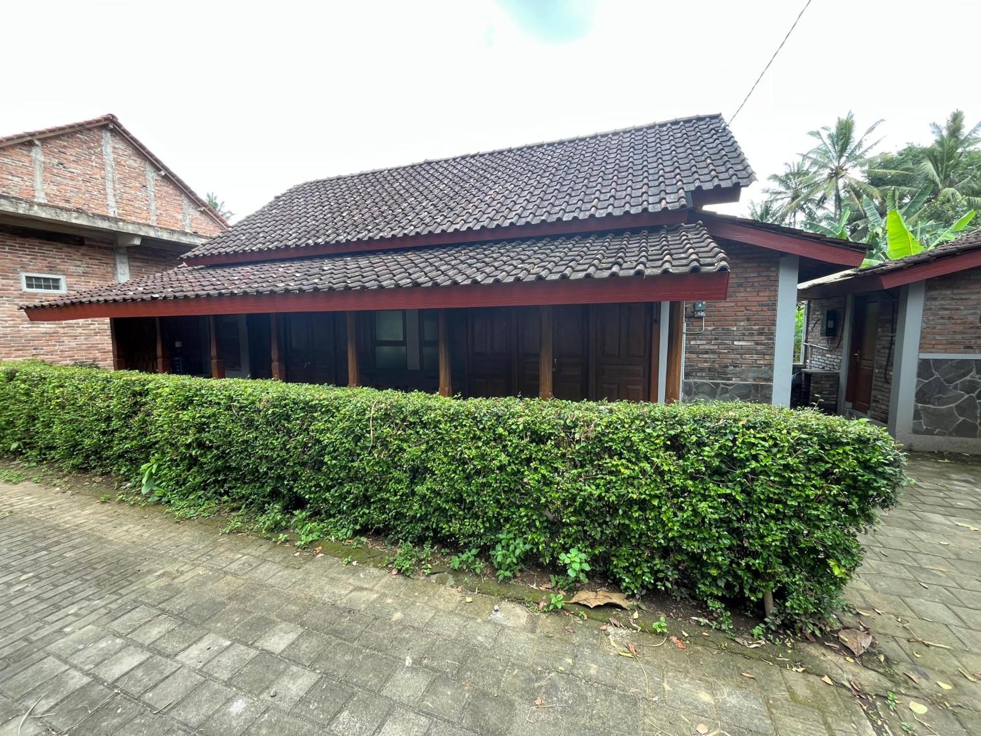 Saka Homestay Boutique & Cafe Magelang Zewnętrze zdjęcie